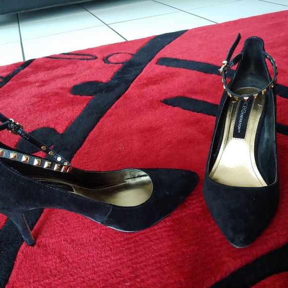 Shoes - Picture 2 of 2